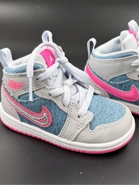 Special Edition Nike Air Jordan suede & denim sequin swish 5.5/6C NWT